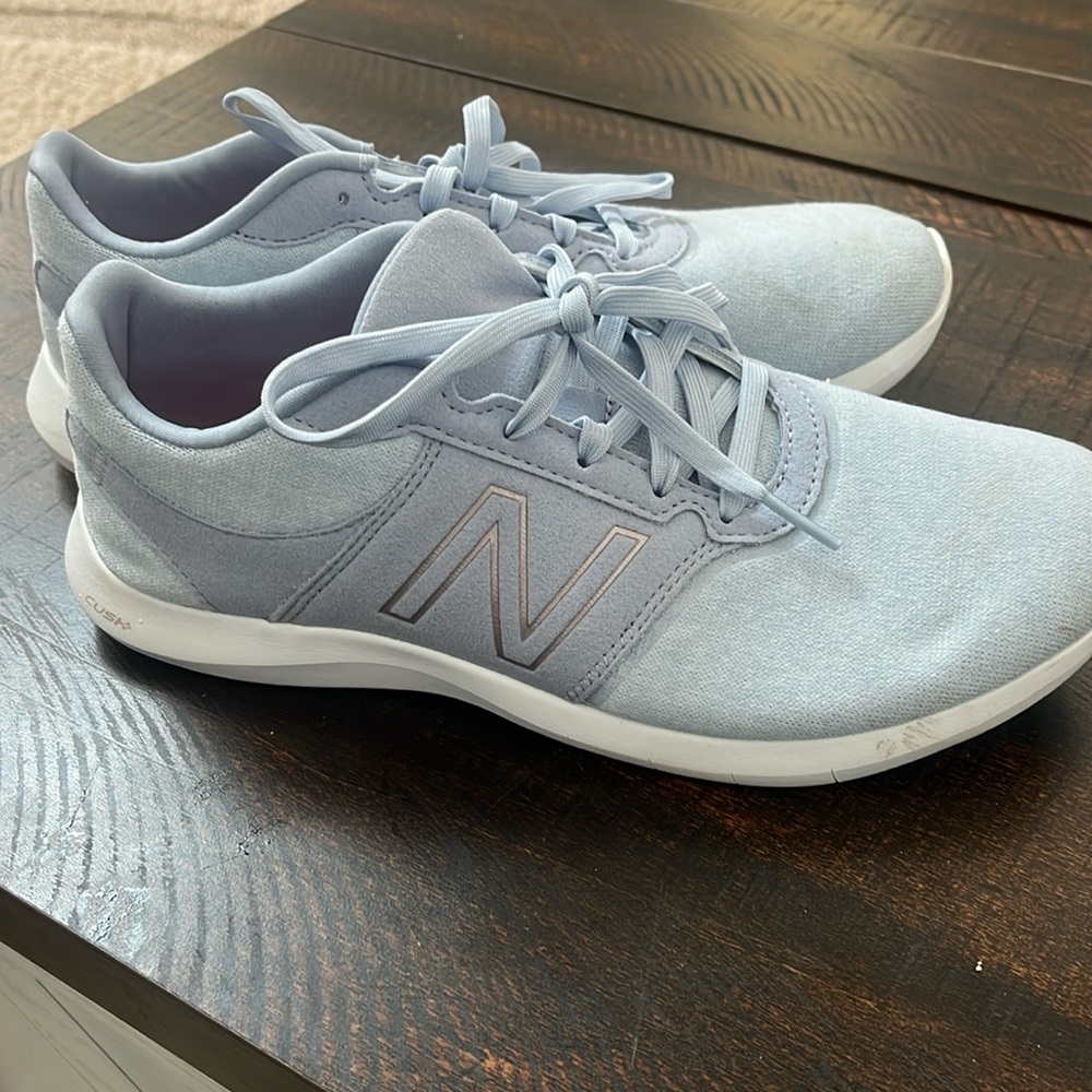 New Balance tennis shoes